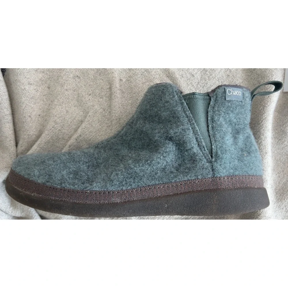 Women's Chaco Revel Chelsea boots in a blue/gray felted fabric | SZ: 7.5